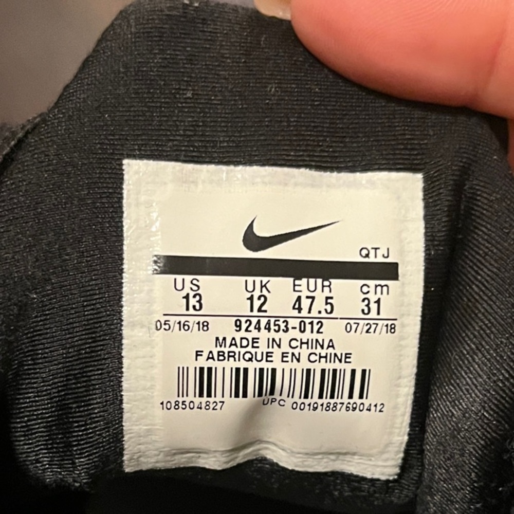 Nike AIR VAPORMAX PLUS Men’s Size 13/Women’s 14.5 - Picture 8 of 16